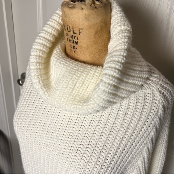 Pretty little thing oversize chunky sweater with cowl neck,smalll - Picture 4 of 7